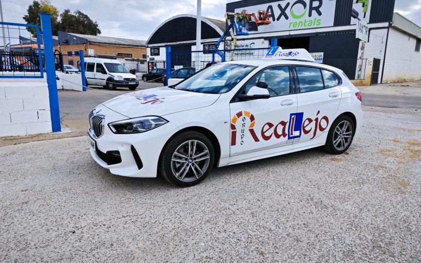 Coche de prácticas Grupo Realejo BMW