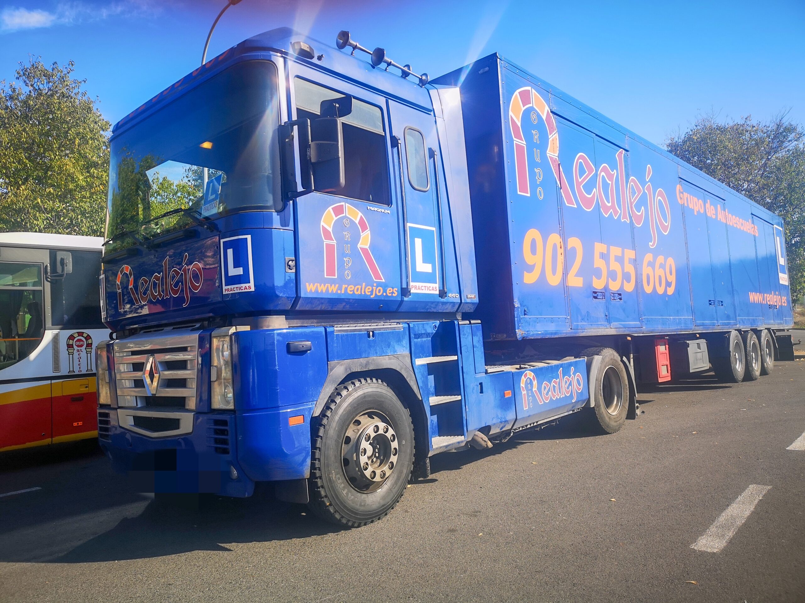 Camión articulado para permiso C+E Grupo Realejo